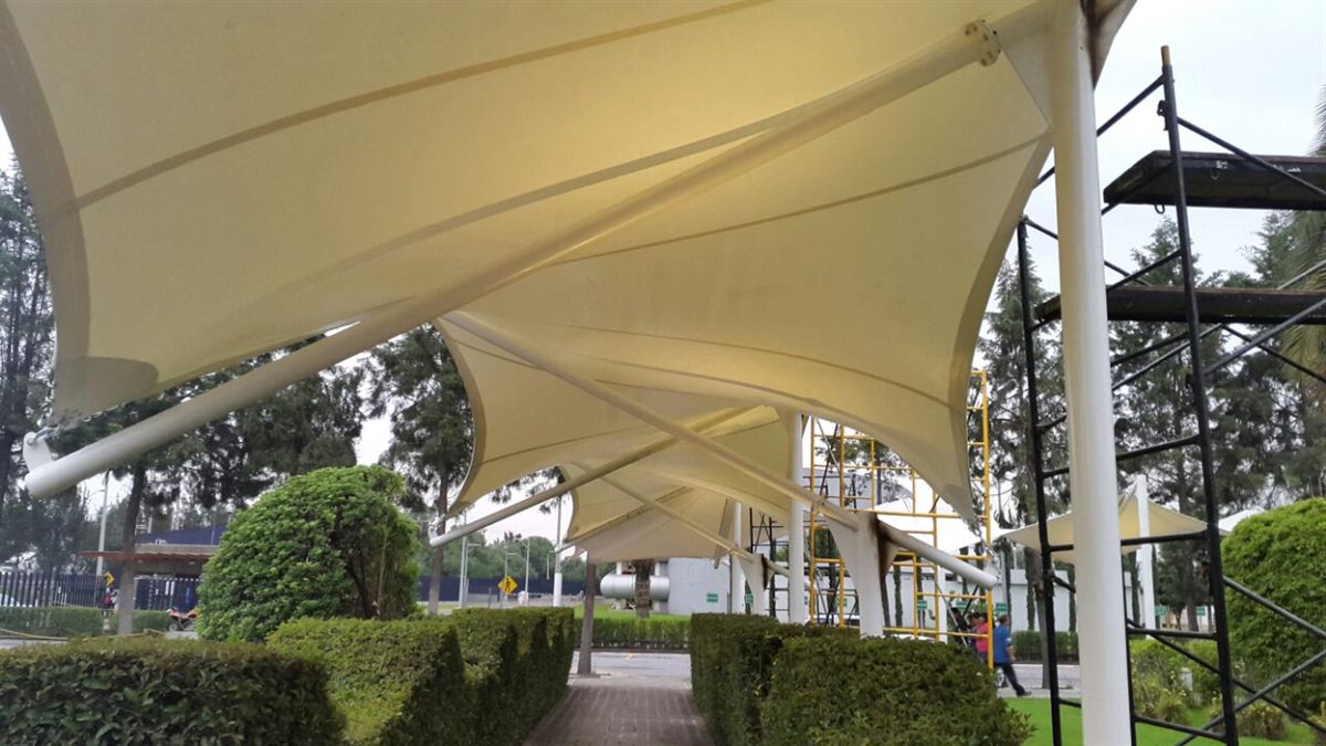 Pasillos Peatonales Cubiertos y Accesos Industriales Becton Dickinson